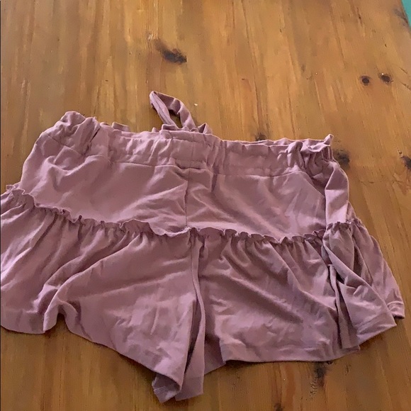 “Hot Kiss” pink flowy shorts - Picture 3 of 3